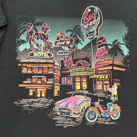 H&M Tee✨ - Picture 2 of 3